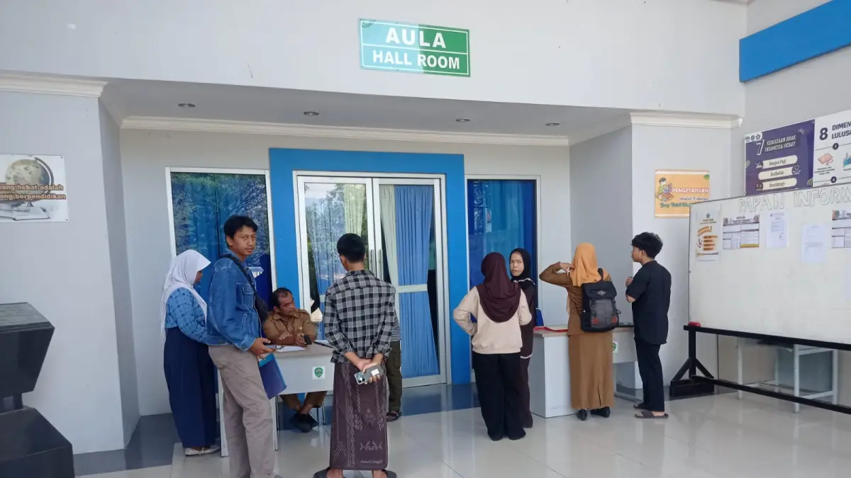 MASIH ADA KESEMPATAN:&nbsp;Gangguan server yang terjadi pada situs SPMB tahun ini hingga berujung pembatasan akses pendaftaran berdarkan wilayah membuat Disdikbud Kaltim menambah durasi pelaksanaan &nbsp;penerimaan murid baru. (ADIEL KUNDHARA/KP)