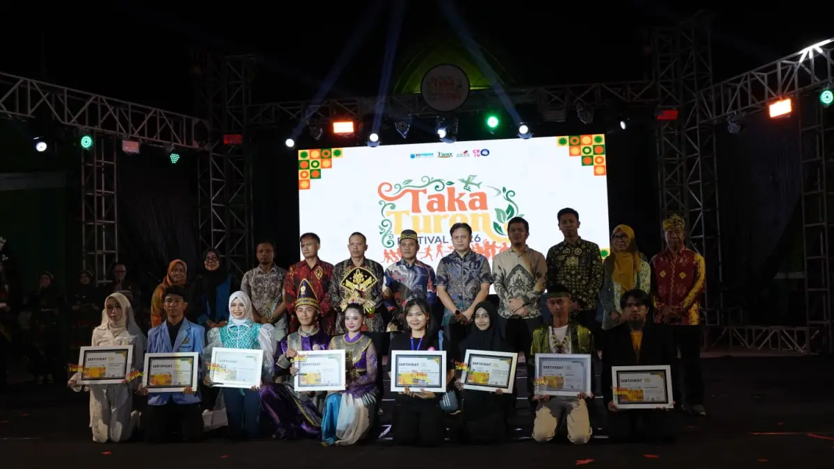 Anggota DPRD Paser Hamsi menghadiri Taka Turon Festival di Tanah Grogot.
