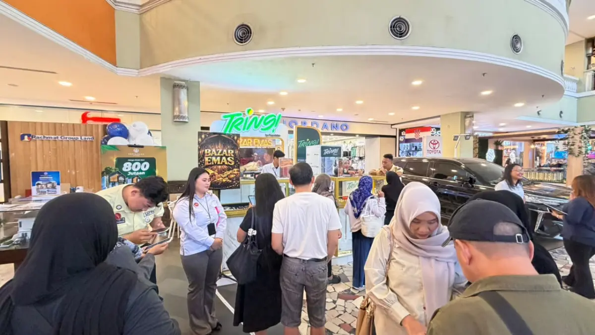 Bazar Emas Pegadaian di e-Walk Balikpapan. (FOTO ULIL/KP)