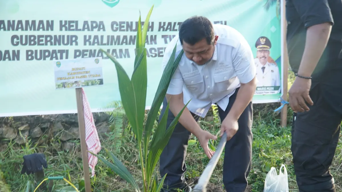 Bupati PPU Mudyat Noor bersama Gubernur Kaltim Rudi Mas