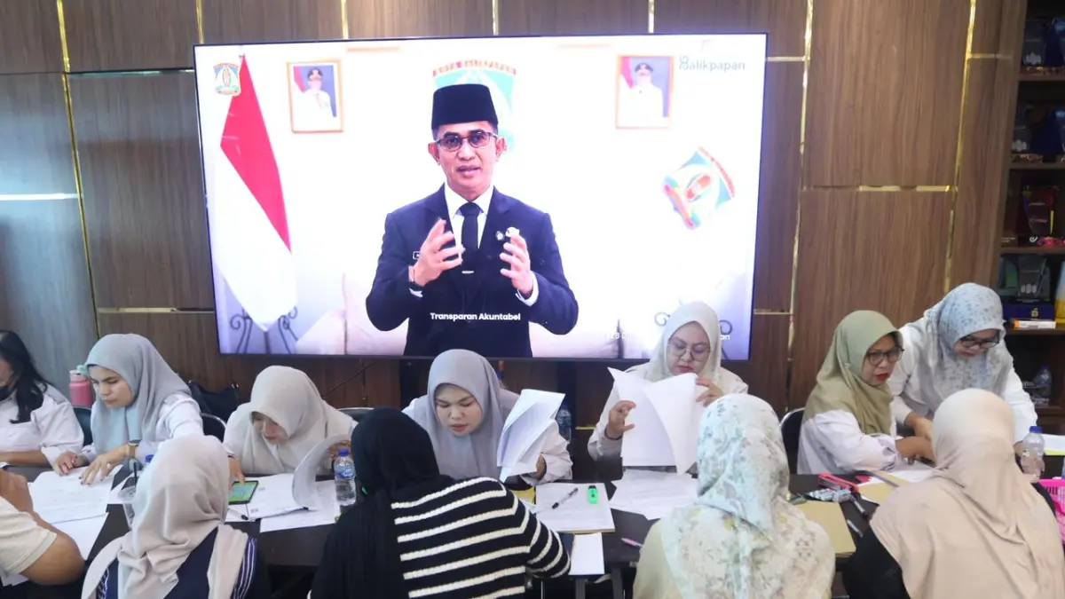 LAYANAN: Suasana proses pelayanan verifikasi dan validasi (verval PPDB Balikpapan 2026) di Kantor Disdikbud Balikpapan, Kamis (25/6/2026). (ANGGI PRADITHA/KP)
