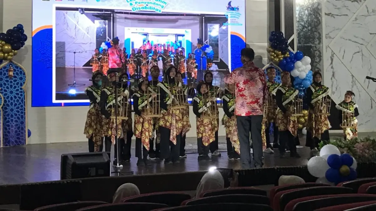  Lebaran Yatim dan Penyandang Disabilitas di Ruang Teater Gedung Kesenian Balikpapan, Kamis (25/6).