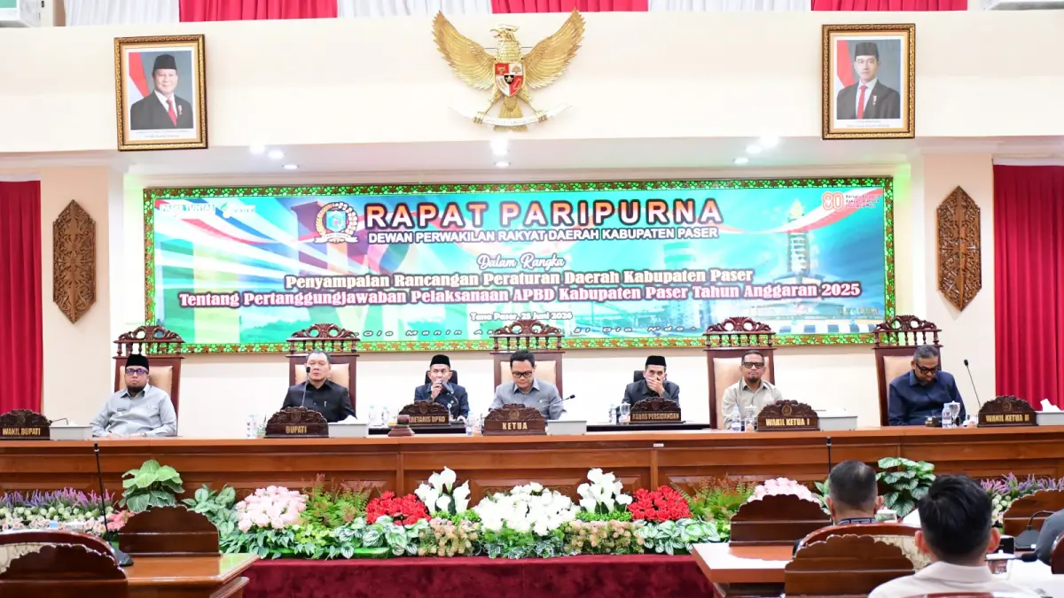 RAPAT PARIPURNA: DPRD Kabupaten Paser menggelar rapat paripurna penyampaian Raperda Pertanggungjawaban Pelaksanaan APBD Tahun Anggaran 2025 yang dihadiri Bupati Paser Fahmi Fadli, Kamis (25/6/2026). (IST)