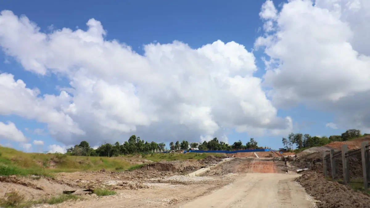 INFRASTRUKTUR PENDIDIKAN: Tahap awal pembangunan sekolah baru SMP Negeri 29 dan TK Negeri Pembina II di kawasan Grand City, Balikpapan, Kalimantan Timur. (ANGGI/KP)