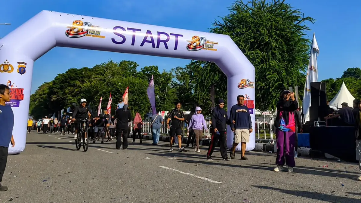 Jalan Sehat Hari Bhayangkara ke-80