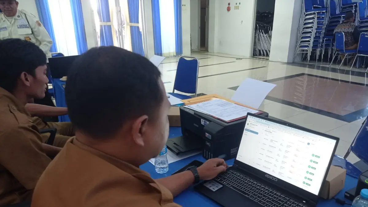 PENUH MASALAH: Pelaksanaan SPMB jenjang SMA dan SMK di tahap pertama masih ada kekurangan yang harus segera diperbaiki. ADIEL KUNDHARA/KP