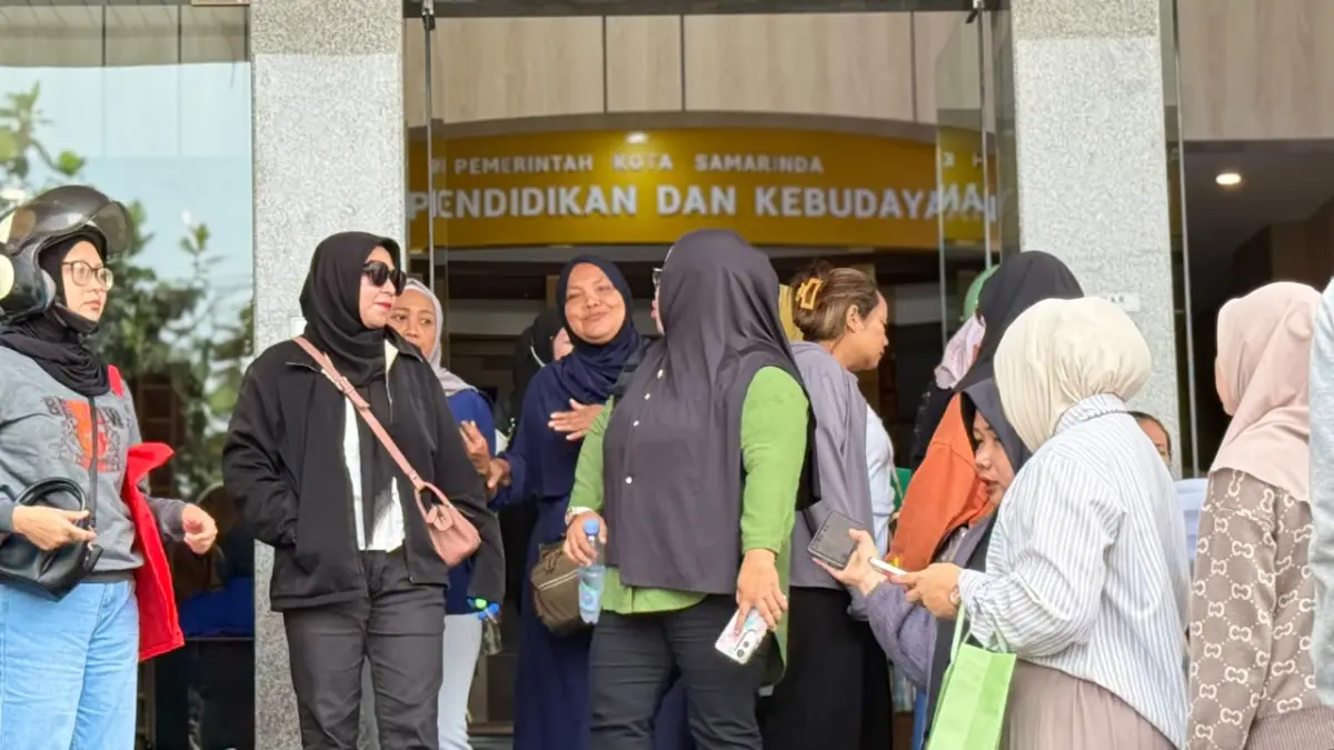 KELUHAN: Tim TRC PPA Kaltim mendatangi kantor Disdikbud Samarinda terkait keluhan pelaksanaan SPMB Samarinda Senin (29/6). IST/KP