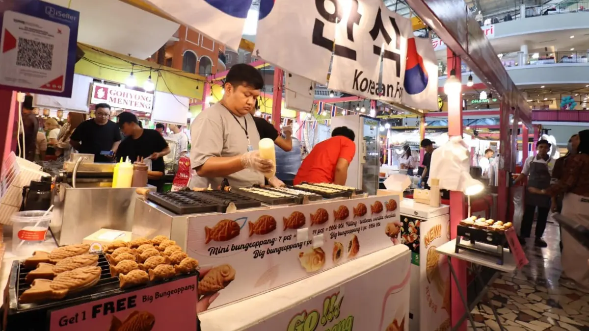 Kuliner Viral Jakarta di Atrium e-Walk Mal. (FOTO ANGGI PRADITHA/KP)