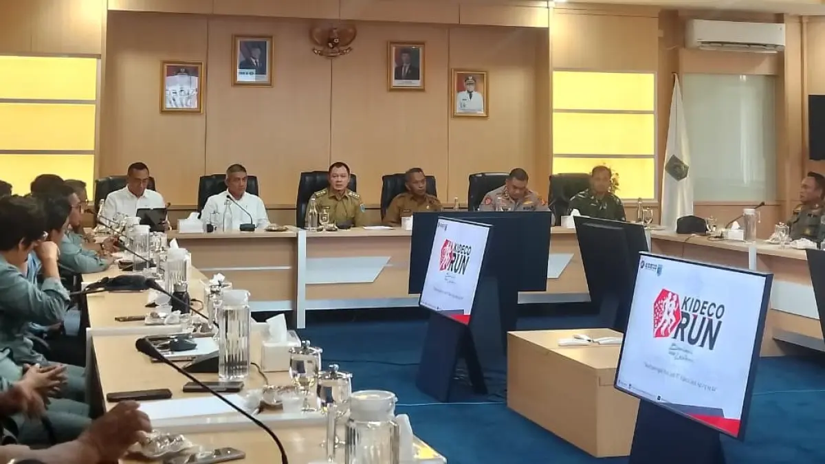 RAMAI: Manajemen Kideco menggelar rapat persiapan Kideco Run 2026 dengan stakeholder dan Pemkab Paser, Selasa (30/6/2026). (NAJIB/KP) 