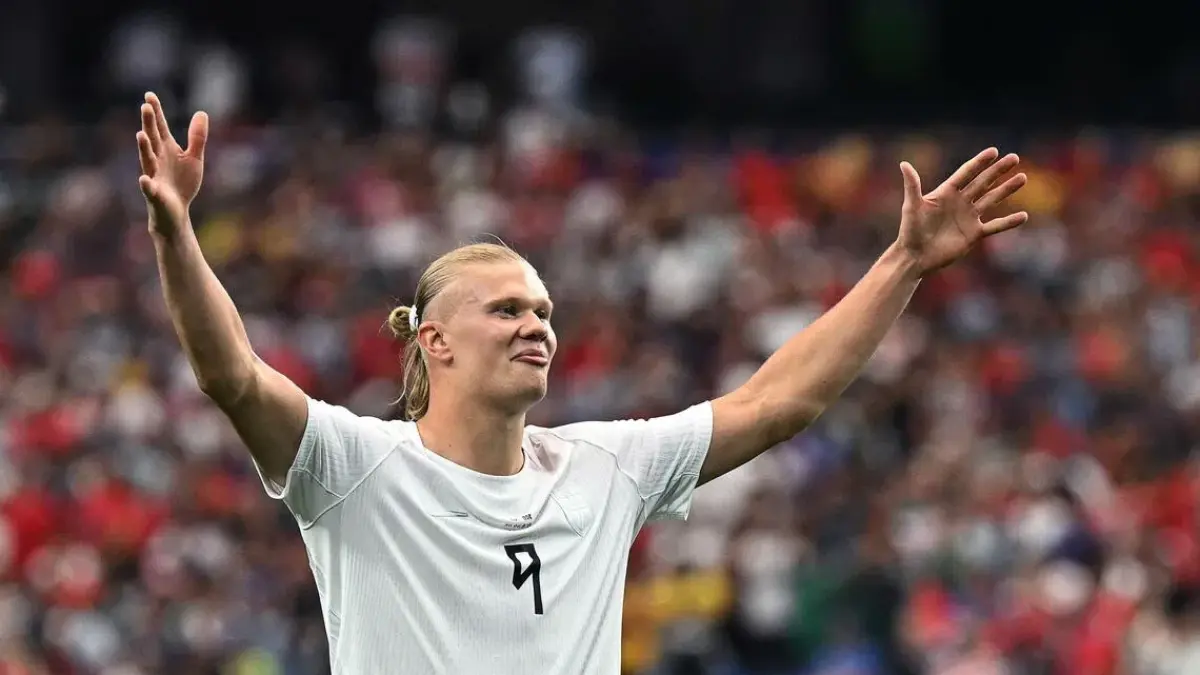 Erling Haaland merayakan gol keduanya yang memastikan kemenangan Norwegia 2-1 atas Pantai Gading pada babak 32 besar Piala Dunia 2026 di Dallas Stadium, Arlington. FOTO: AFP