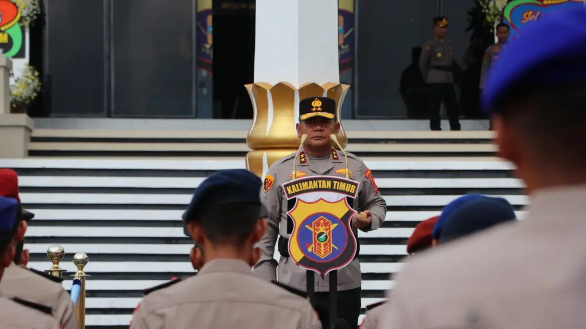 NAIK PANGKAT: Kapolda Kaltim Irjen Pol Endar Priantoro memimpin upacara kenaikan pangkat personel seluruh jajaran Polda Kaltim.