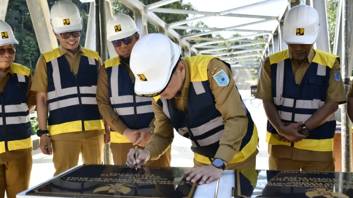 Pembangunan infrastruktur dikebut Jembatan Sei Katas di Desa Swan Selutung, Kecamatan Muara Komam diresmikan. (IST)

&nbsp;

&nbsp;