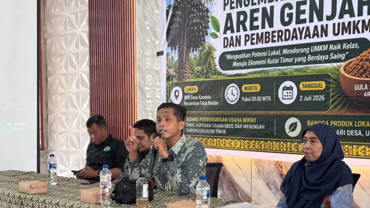 POTENSI DAERAH: Kepala Diskop UKM Kutim, Marhadyn menyampaikan paparan saat FGD Pengembangan Usaha Aren Genjah dan Pemberdayaan UMKM di BPU Desa Kandolo, Kecamatan Teluk Pandan, Kamis (2/7). (Jufriadi/KP)

&nbsp;