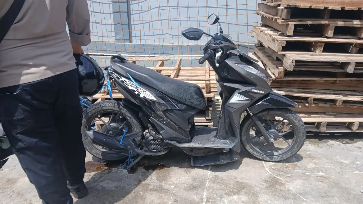 Sepeda motor korban. (FOTO MUHAMMAD TAUFIK/KP)