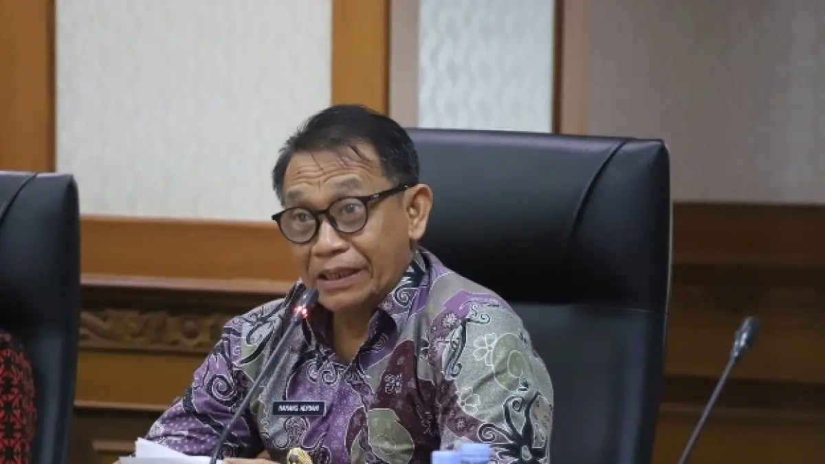 Wakil Bupati Kutai Barat H. Edyanto Arkan saat memimpin jalannya Forum Group Discussion (FGD) mengenai Optimalisasi PAD dan P2DD di Ruang Rapat Diklat Sekretariat Daerah Kubar, Sendawar, Kamis (2/7/2026).