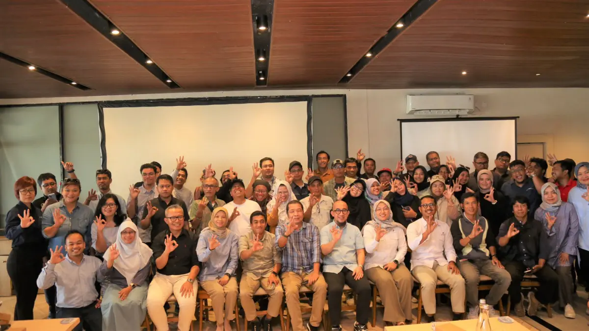 ANTUSIAS: Manajemen Pertamina Hulu Indonesia bersama para jurnalis di Balikpapan mengikuti kegiatan media gathering, Kamis (2/7). ANGGI/KP