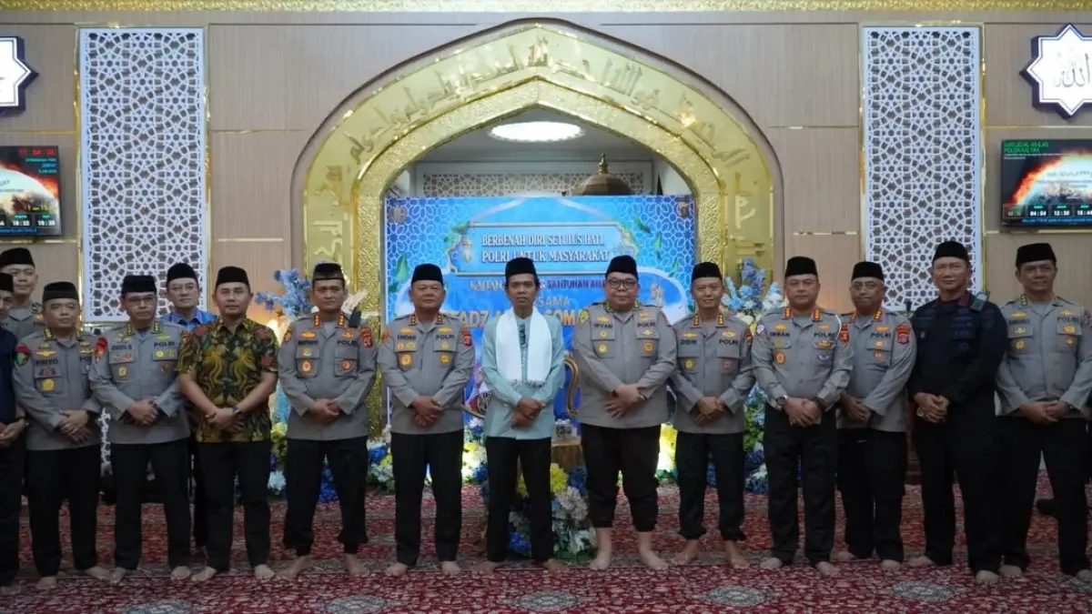 CERAMAH: Ustaz Abdul Somad (UAS) memberikan Tausyiah Dhuha di markas Polda Kaltim.