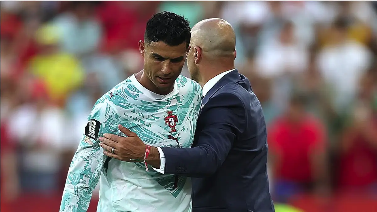 Cristiano Ronaldo saat ditarik keluar dari pertandingan Portugal vs Kroasia. (Foto: Repro Daily Mail)