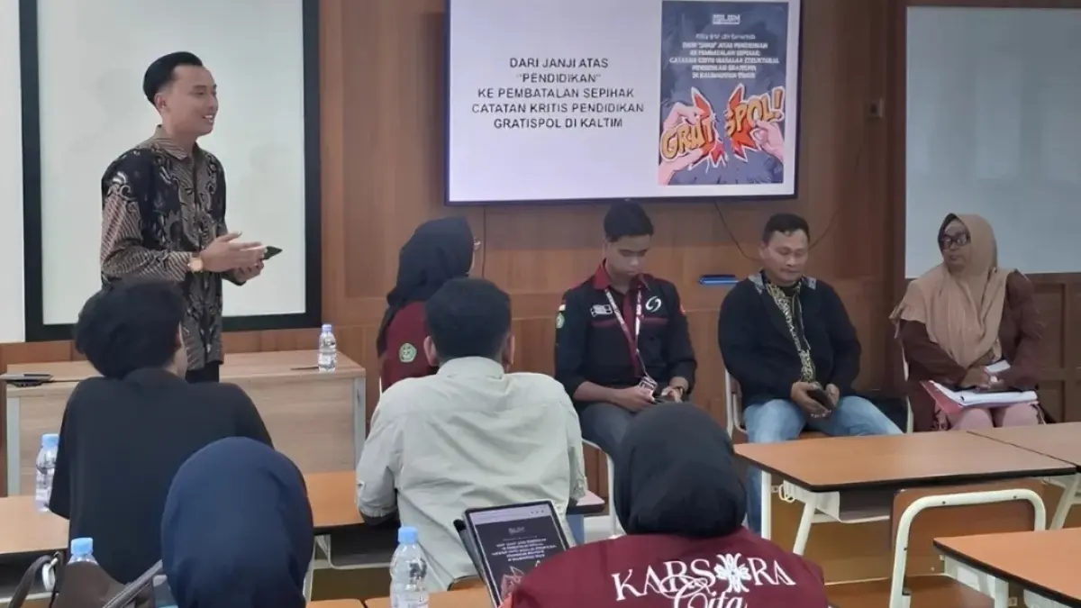 EVALUASI: Pengacara publik LBH Samarinda, Fadilah Rahmatan Al Kahfi, dalam sesi diskusi program Gratispol di Samarinda.
