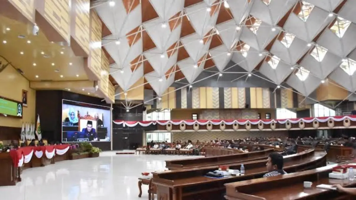 PROSES PAW: Agenda pergantian antarwaktu (PAW) untuk mengisi kursi fraksi NasDem di DPRD Kaltim mulai dijadwalkan oleh Badan Musyawarah. Pelaksanaan paripurna kini tinggal menunggu terbitnya SK resmi dari Kemendagri. (FOTO/BAYU ROLLES)