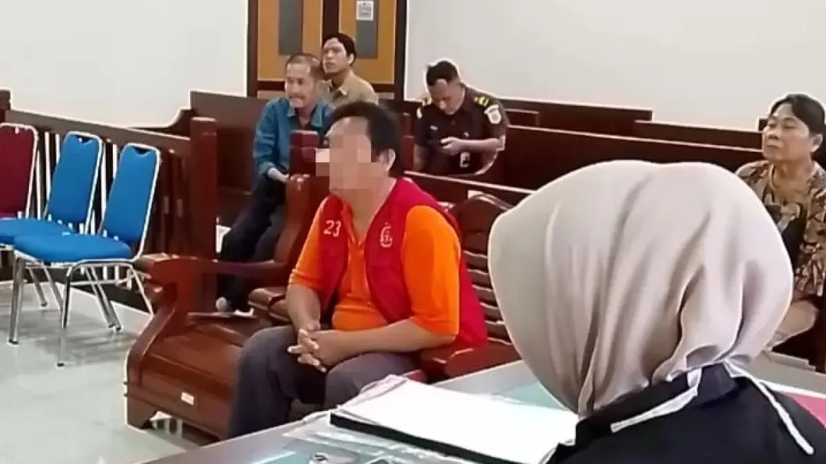 VONIS: Terdakwa menjalani sidang vonis akibat perbuatannya selundupkan miras ke Balikpapan.