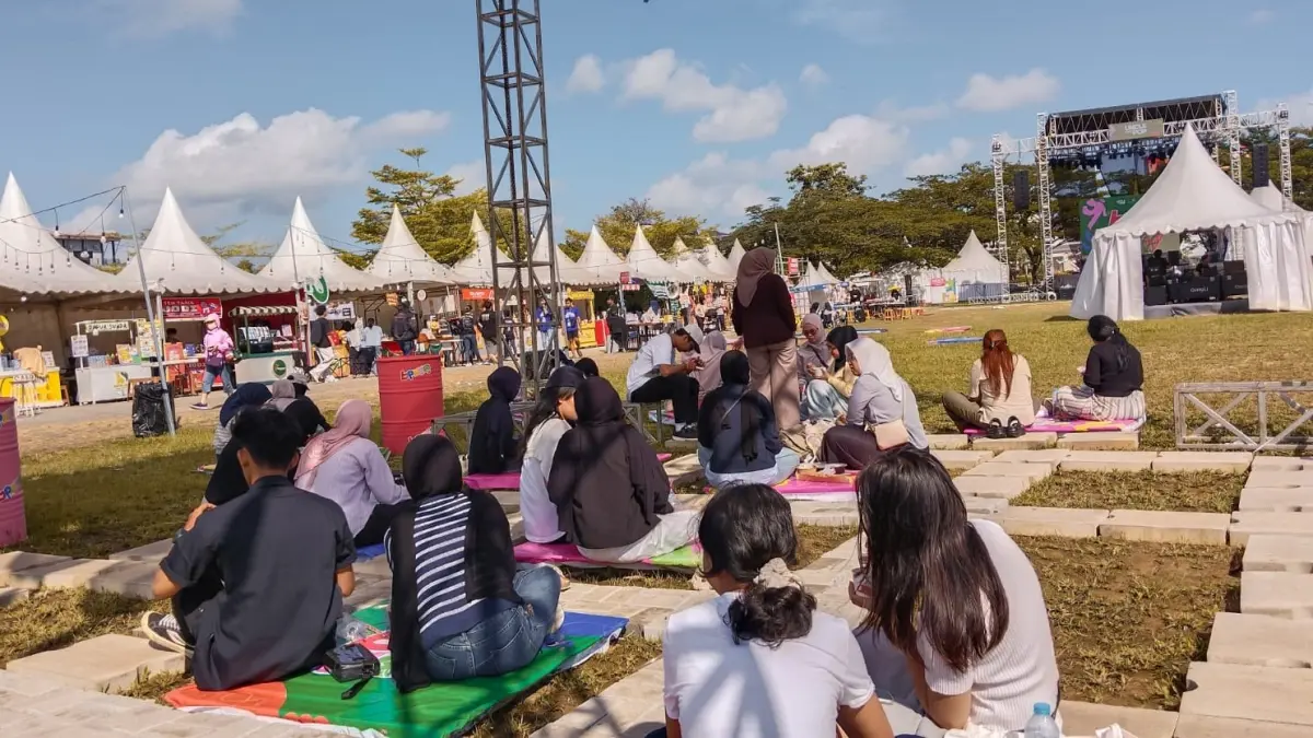 Sejumlah pengunjung yang datang ke BPN GO 2026 di Citra City Balikpapan, Minggu (5/7). (FOTO PUTRA MALINAU/KP)