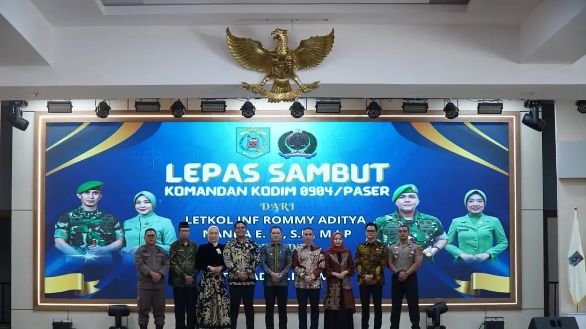 TERUS SEJALAN: Ketua DPRD Paser Hendra Wahyudi menghadiri pisah sambut Dandim 0904/Paser, Kamis (2/7).&nbsp;