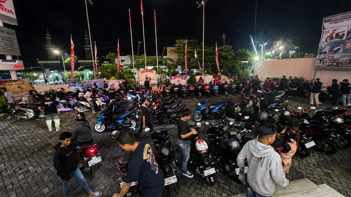 Astra Motor Kalimantan Timur 2 sukses memperkuat solidaritas pengguna Honda Vario melalui gelaran “Vario Street Nation” di Samarinda, Minggu (28/6).