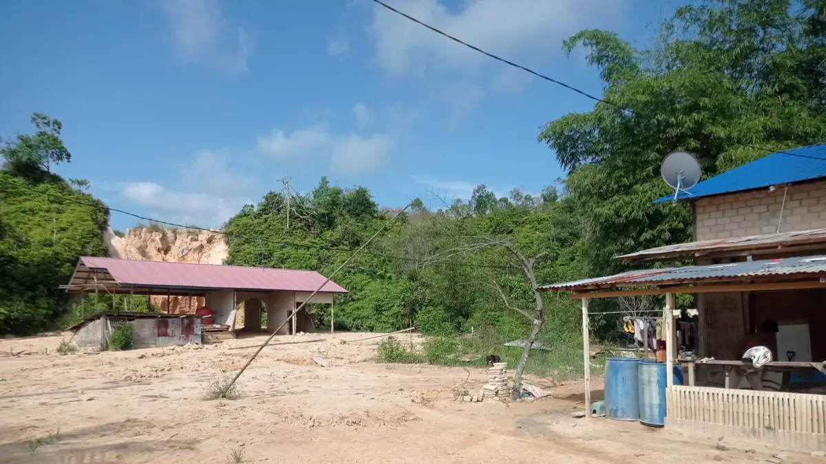 BERTAHAP:&nbsp;Rencana pengerasan jalan di Kampung Timur, RT 1, Kelurahan Kanaan akan masuk dalam program tahun depan. (ADIEL KUNDHARA/KP)