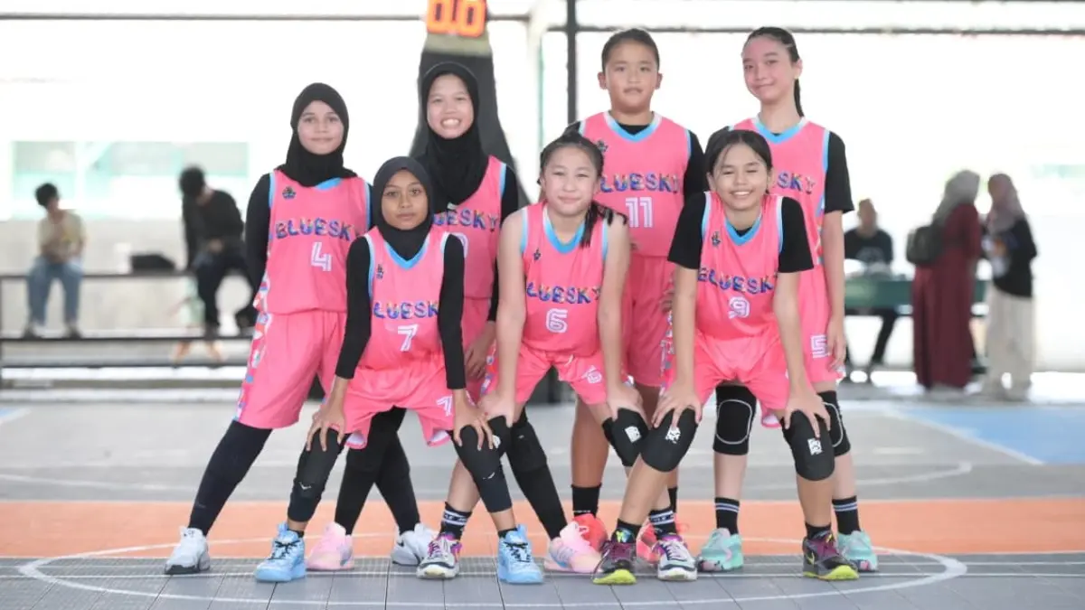 Blue Sky berhasil menang telak 70-15 atas Happy Sunday. (DONI ADITYA/KALTIM POST)