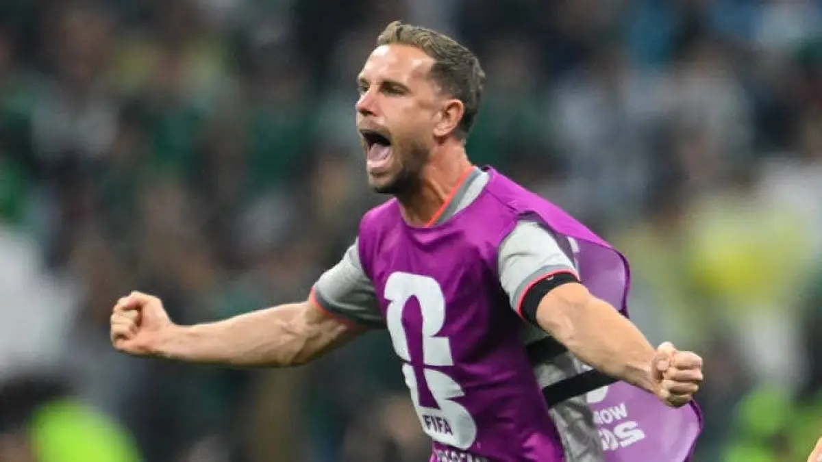 Jordan Henderson berselebrasi setelah Inggris menyingkirkan Meksiko pada babak 16 besar Piala Dunia 2026 di Estadio Azteca. Mexico City, kemarin (6/7). (USA TODAY)