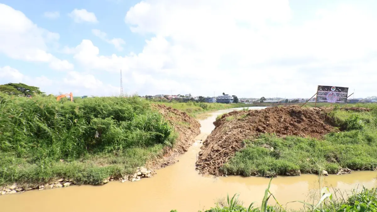KONDISI PROYEK BENDALI AMPAL: Suasana aktivitas di kawasan pembangunan Bendali Hulu Sungai Ampal, Balikpapan.