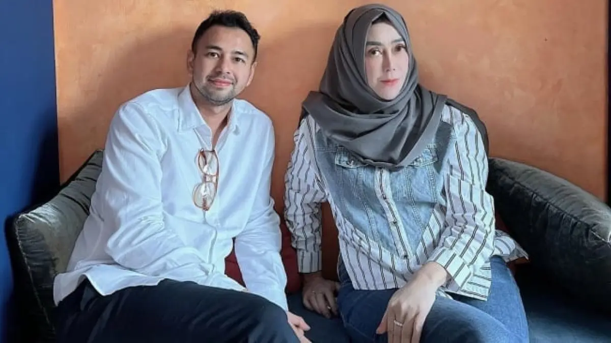 Raffi Ahmad bersama sang ibunda, Amy Qanita.