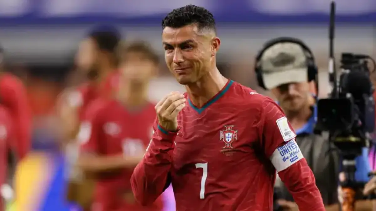 Ronaldo menangis usai Portugal kalah dramatis dari Spanyol. (Ist)