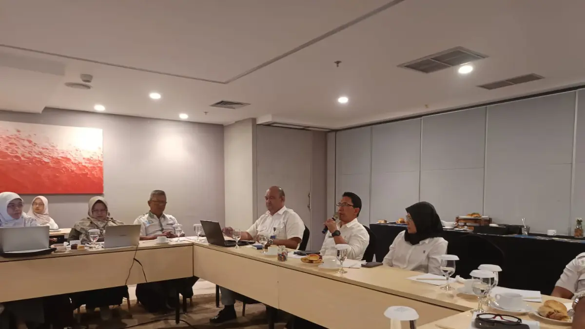 SOSIALISASI PSU: Kepala Disperkim Balikpapan, Rafiuddin, saat memimpin diskusi bersama BPN, Kejaksaan Negeri, dan asosiasi pengembang perumahan di Balikpapan, Rabu (8/7).