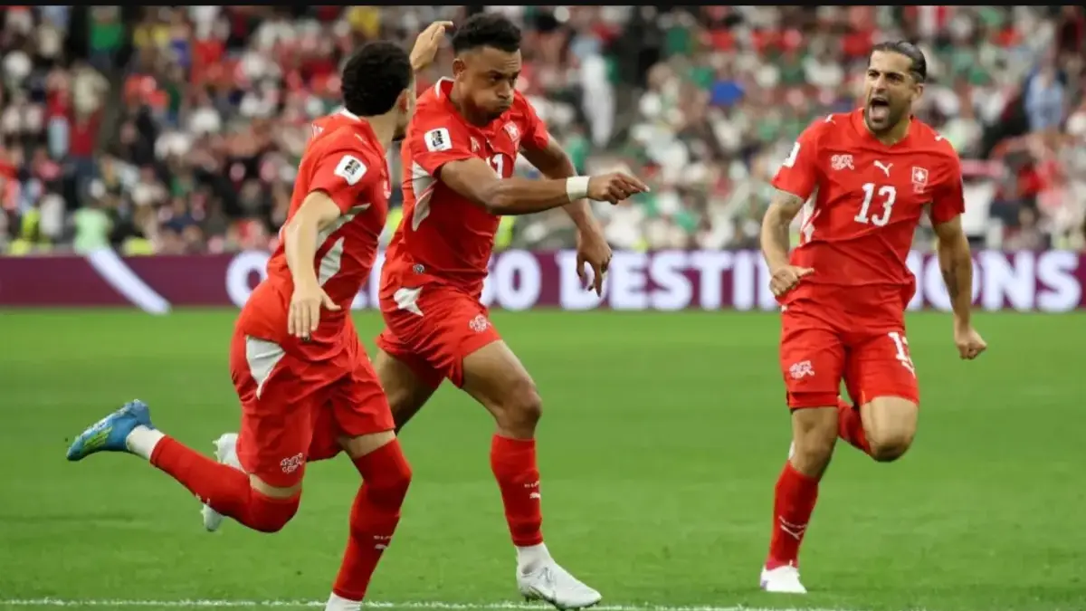 Swiss memastikan langkah ke perempat final Piala Dunia 2026 setelah menundukkan Kolombia 4-3 melalui adu penalti usai bermain imbang tanpa gol selama 120 menit. (FOTO: IST)