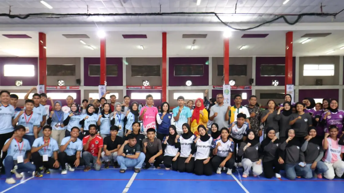 BERGULIR: Balikpapan Open Indoor Hockey Championship Andara Cup III bergulir di Auditorium STT Migas. (ANGGI PRADITHA/KP)

&nbsp;