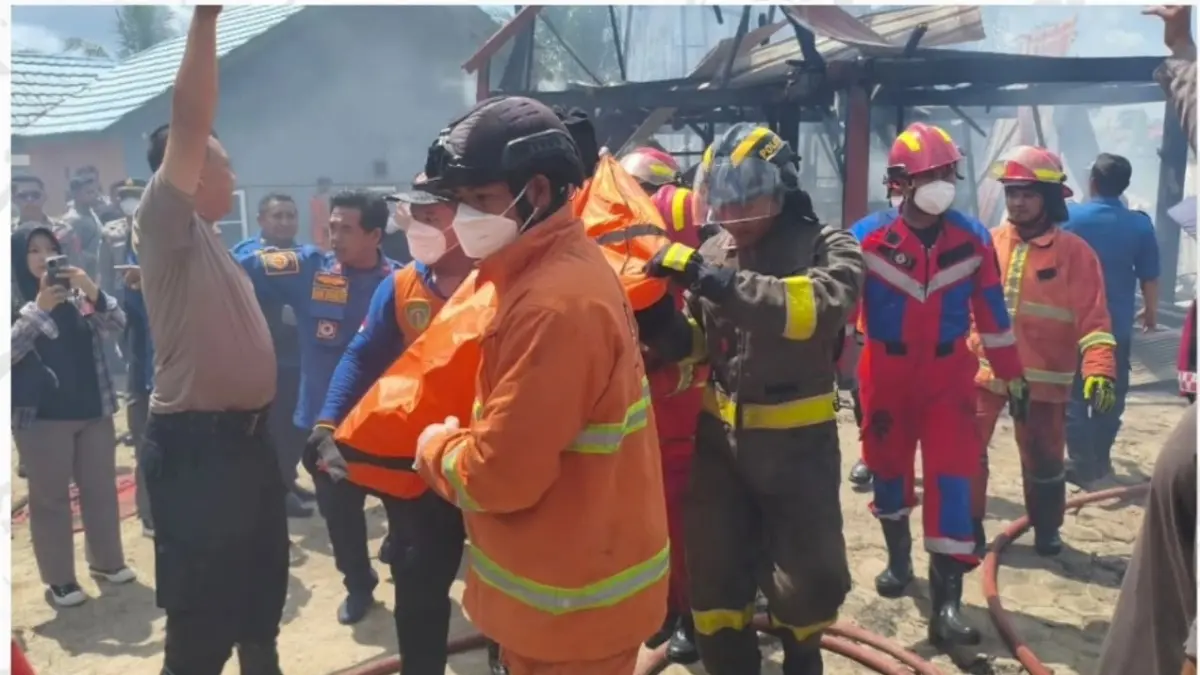 TEWAS: Dua bocah yang jadi korban kebakaran ditemukan tewas di sela-sela puing rumah yang dilalap api.(BPBD PPU)