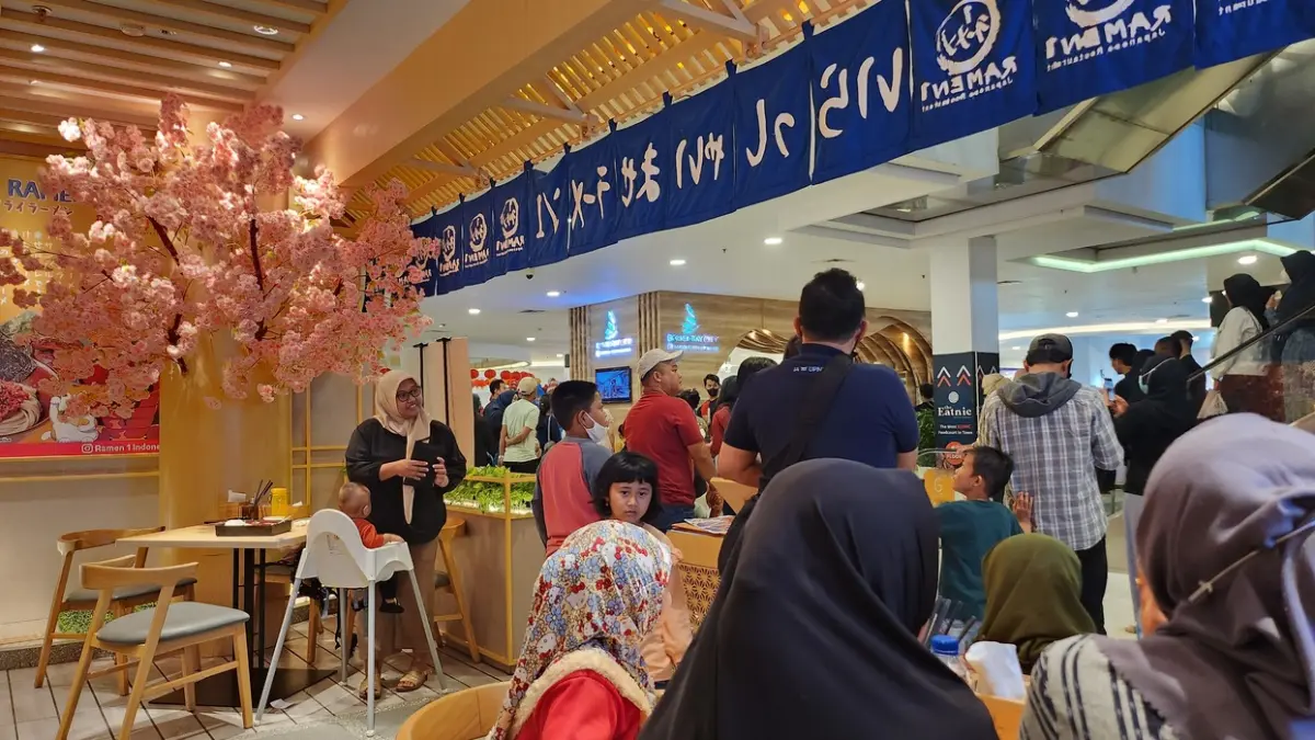 FAVORIT: Bisnis kuliner jadi alasan terbesar kunjungan ke mal. Makanan khas Korea dan Jepang paling banyak diminati. 