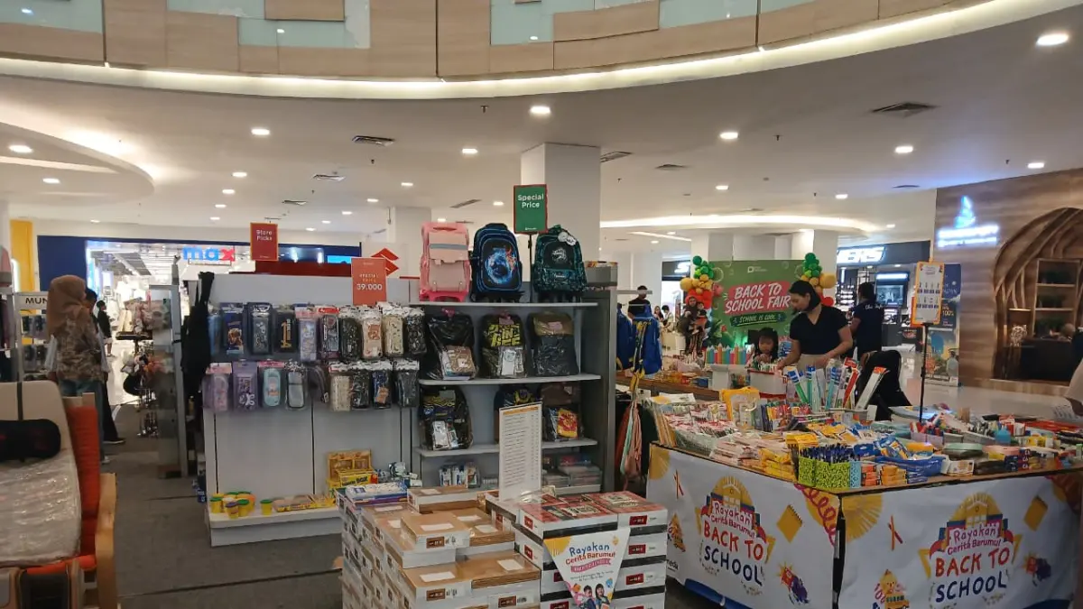 BANYAK PROMO: Back to School Fair dijadwalkan berlangsung hingga Minggu (12/7). Melalui program tersebut, Plaza Balikpapan berusaha memudahkan masyarakat mendapatkan kebutuhan sekolah dengan harga hemat. MUHAMMAD TAUFIK/KP