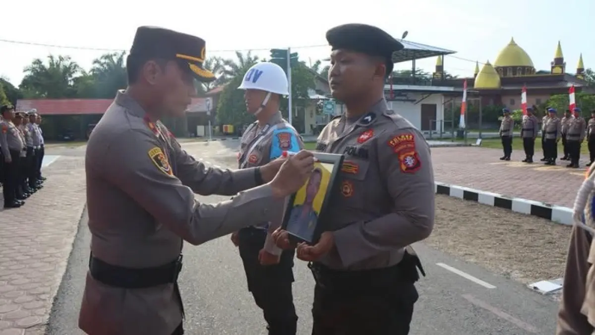 PECAT: Personel Polres Katingan, Kalteng, berpangkat Brigpol di-PTDH setelah terbukti terlibat narkoba pasca tiga anggota kepolisan gugur dalam tugas penggerebekan bandar narkoba.(Dok Polres Katingan)
