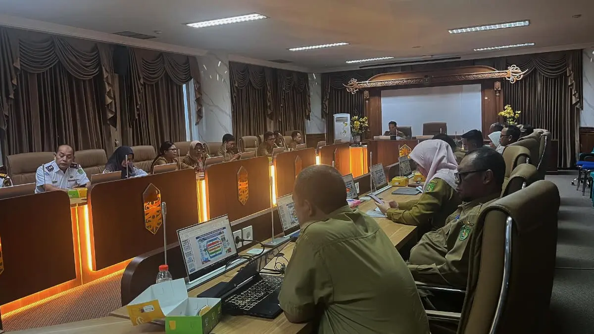 RAKOR: Rapat koordinasi Satgas Terpadu Penataan dan Pengembangan KBN Pulau Miang di Sekretariat Kabupaten Kutim, Senin (13/7), menyepakati KAK dan peta jalan penataan kawasan hingga 2027. (FOTO IST)