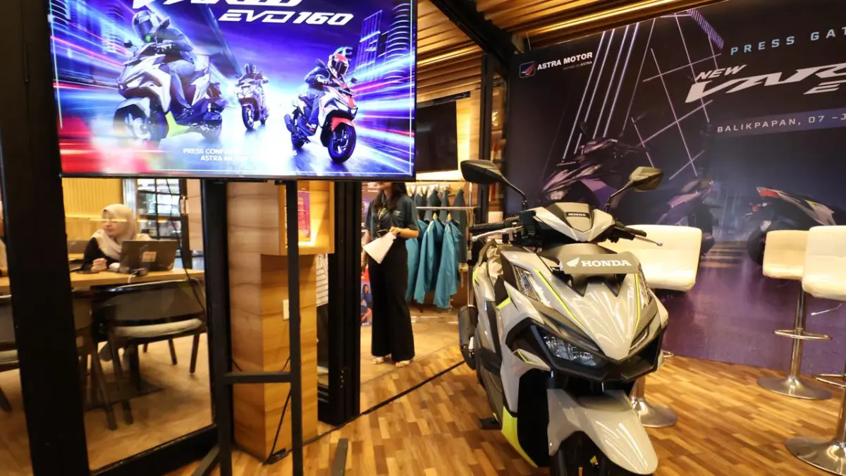 SASAR ANAK MUDA: Mengandalkan mesin 160cc 4 valve eSP+, Honda Vario Evo 160 menawarkan performa berkendara yang lebih responsif dengan konsumsi BBM yang tetap irit hingga 46 km/liter. ANGGI PRADITHA/KP