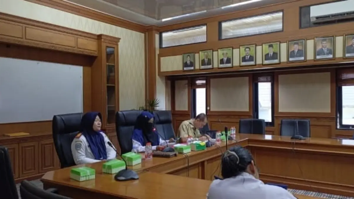 AMBIL LANGKAH: Rapat sosialisasi penertiban dan normalisasi operasional angkutan kendaraan yang digelar melalui Zoom Meeting.&nbsp;