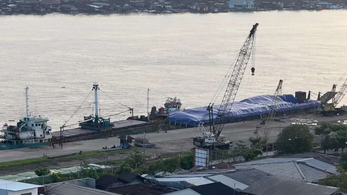 BARANG: Volume barang yang diangkut melalui jalur laut di Kaltim alami kenaikan tipis 0,05 persen dibanding bulan sebelumnya.