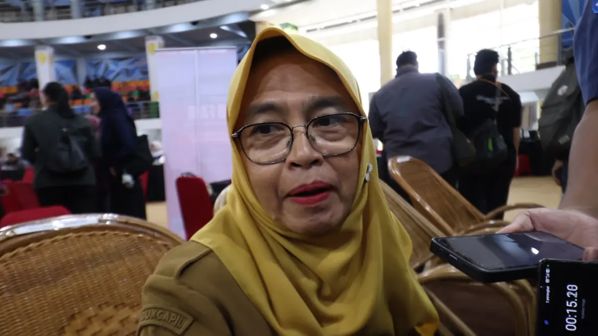 IMBAUAN: Kepala Disdukcapil Balikpapan, Tirta Dewi mengimbau masyarakat segera melakukan aktivasi IKD dan mendaftar Perlinsos digital lewat kelurahan masing-masing guna mengejar target nasional sebesar 70 persen dari total KK di Balikpapan. ANGGI PRADITHA/KP