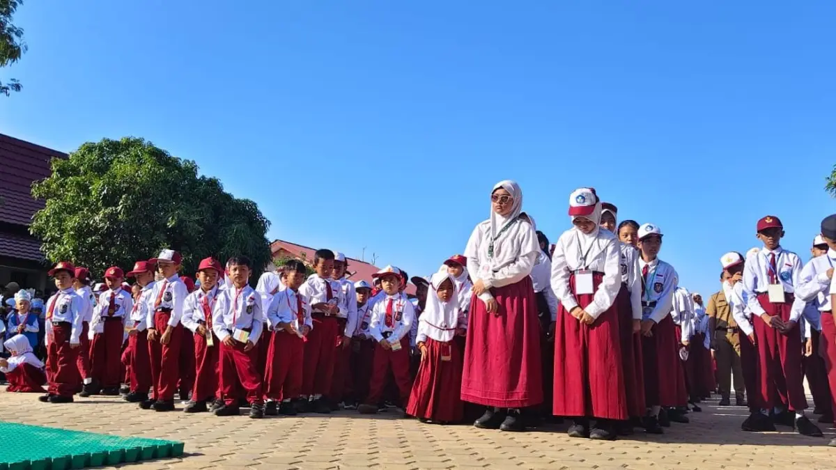 Siswa baru di Kutim harus bersabar menunggu penyaluran seragam gratis pada September mendatang. (Jufriadi/KP)

&nbsp;

&nbsp;