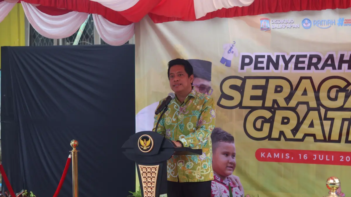 BEBER FAKTA: Kepala Disdikbud Balikpapan, Irfan Taufik, saat memberikan keterangan terkait kesuksesan SPMB 2026. Disdikbud mengklaim proses penerimaan siswa baru tahun ini berjalan transparan dan zero titipan berkat komitmen penuh seluruh pihak.&nbsp;
