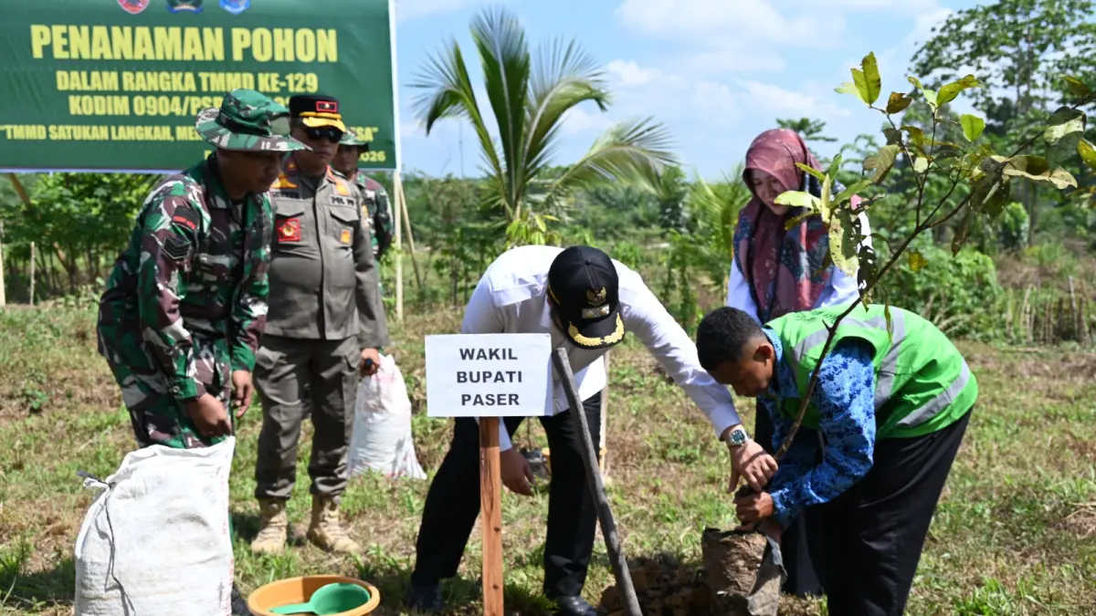 BERGULIR: Program TMMD ke-129 di Desa Biu Kecamatan Muara Samu dimulai sejak Rabu (15/7). (Najib/KP)