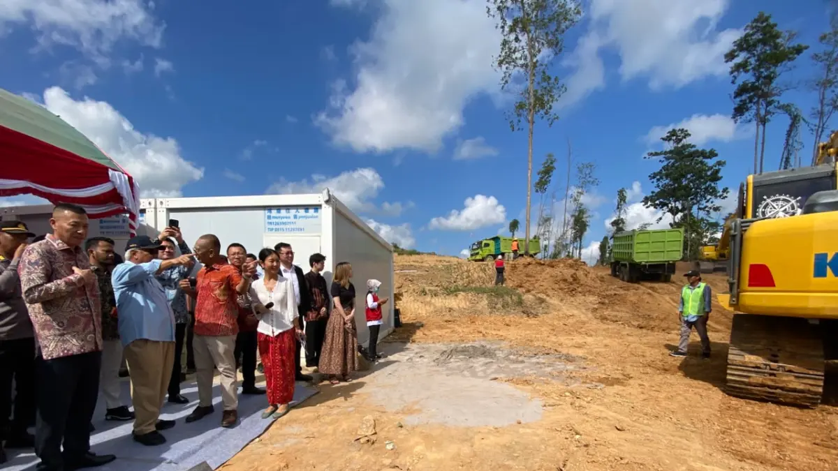 PT Star Bright International Investment saat melakukan peletakan batu pertama proyek apartemen di IKN, Rabu (15/7). (FOTO AINUR ROFIAH/KP)